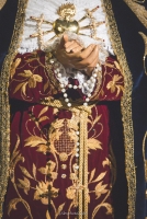 CUENCA SE LLENA DE FE PARA BESAR LA MANO DE LA MADRE DEL JUEVES SANTO