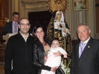 LA HERMANDAD IMPONE LA MEDALLA DE PLATA A LOS NI�OS DEL FUTURO