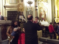 LA HERMANDAD IMPONE LA MEDALLA DE PLATA A LOS NI�OS DEL FUTURO