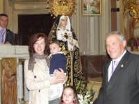 LA HERMANDAD IMPONE LA MEDALLA DE PLATA A LOS NI�OS DEL FUTURO