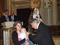 LA HERMANDAD IMPONE LA MEDALLA DE PLATA A LOS NI�OS DEL FUTURO