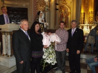 LA HERMANDAD IMPONE LA MEDALLA DE PLATA A LOS NI�OS DEL FUTURO