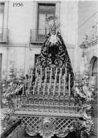 CUENCA SE LLENA DE FE PARA BESAR LA MANO DE LA MADRE DEL JUEVES SANTO