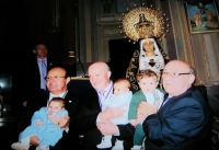 MEDALLA DE PLATA PARA LOS NIOS DE LA HERMANDAD DEL LTIMO AO