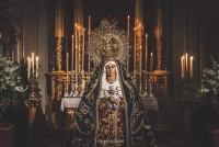 CUENCA SE LLENA DE FE PARA BESAR LA MANO DE LA MADRE DEL JUEVES SANTO