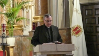ANTONIO FERNNDEZ FERRERO PRONUNCIA SU ORACIN HACIA LA MADRE DE PAZ Y CARIDAD