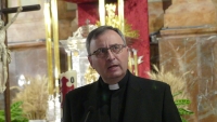 ANTONIO FERNNDEZ FERRERO PRONUNCIA SU ORACIN HACIA LA MADRE DE PAZ Y CARIDAD