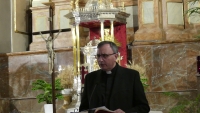 ANTONIO FERNNDEZ FERRERO PRONUNCIA SU ORACIN HACIA LA MADRE DE PAZ Y CARIDAD
