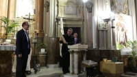 ANTONIO FERNNDEZ FERRERO PRONUNCIA SU ORACIN HACIA LA MADRE DE PAZ Y CARIDAD